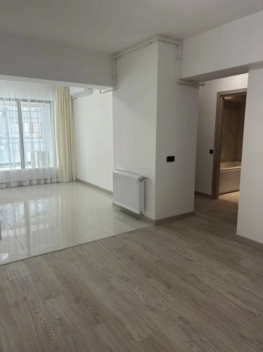 Apartament 2 camere nemobilat