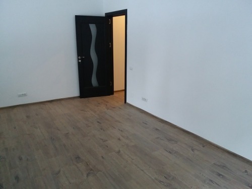 Apartament pretabil spatiu bir