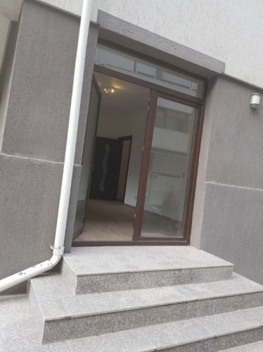 Apartament pretabil spatiu bir