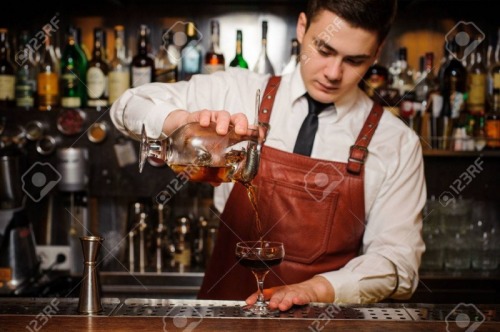 Barman Londra  cazare asigurat