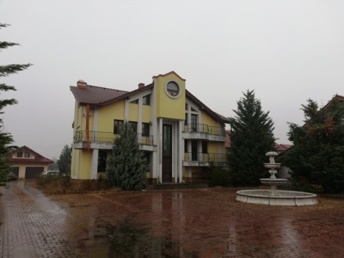Casa 206 mp si teren 5260 mp T