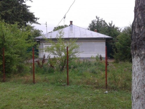 Casa 99.83 mp si teren 2188 mp