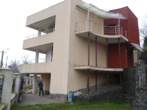 Casa si teren 720 mp  Baia Mar