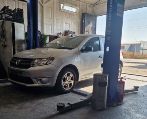 Dezmembez dacia sandero 0. 9 t