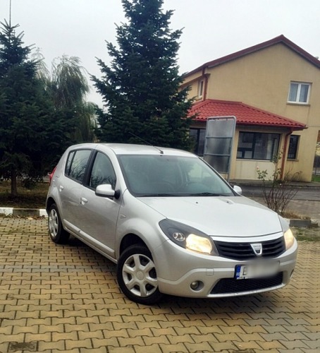 Dezmembrez Dacia Sandero din 2