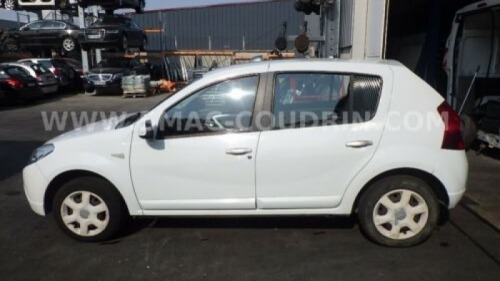 Dezmembrez dacia sandero din 2