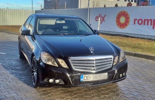 Dezmembrez mercedes e220 2011 