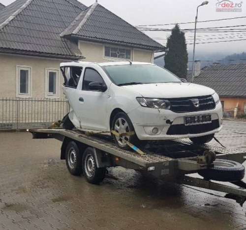 Dezmembrez sandero avariat 1. 
