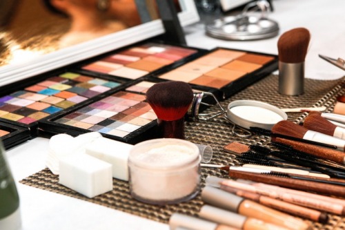 Fabrica de cosmetice  angajeaz