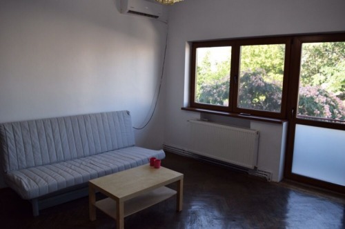 Inchiriez apartament 3 camere 