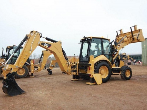 Inchiriez Buldoexcavator
