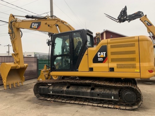 inchiriez excavator pe senile.