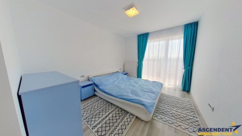 Luminoasa resedinta  pe cromat