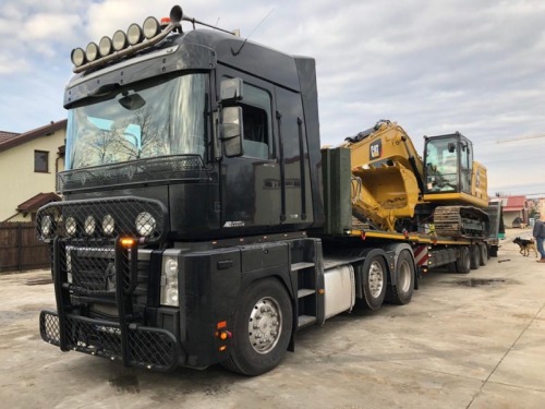 Oferim servicii  Transport aga