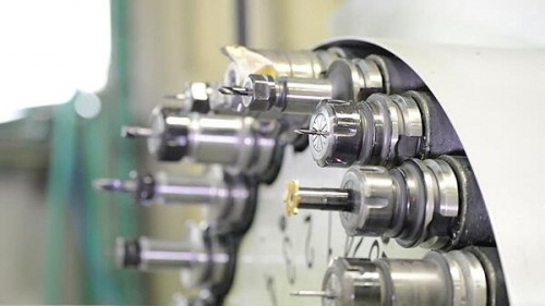 Ofertam masini CNC