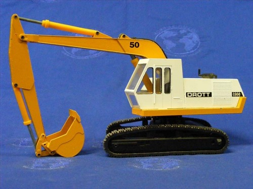 Piese motoare excavatoare Drot