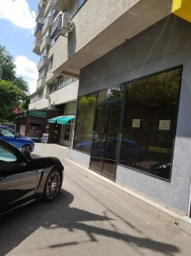 Spatiu comercial 83mp  Titules