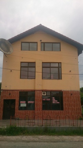 Spatiu comercial localizat in 