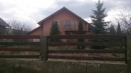 Teren 1300 mp  casa S P M si g