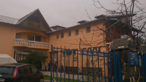 Teren 336 mp si casa  Campina 