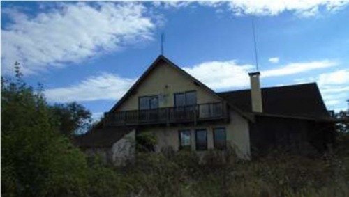 Teren 6726 mp  casa si anexe  