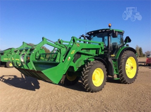 Tractoare John Deere 6210R din