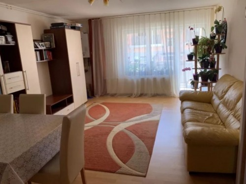 Vand apartament 3 camere Flore