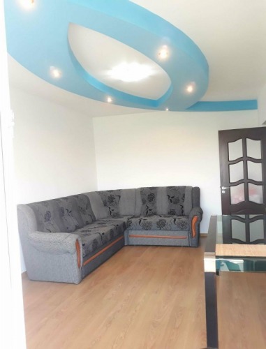 Vand apartament 3 camere zona 
