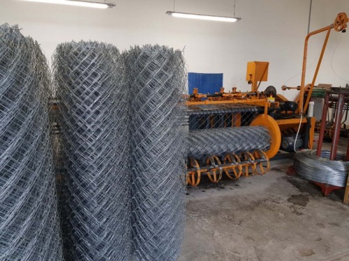 Vand masini de impletit plasa